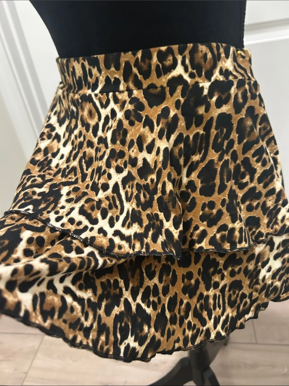 Leopard Print Tiered Ruffle Women’s Skort Size XS